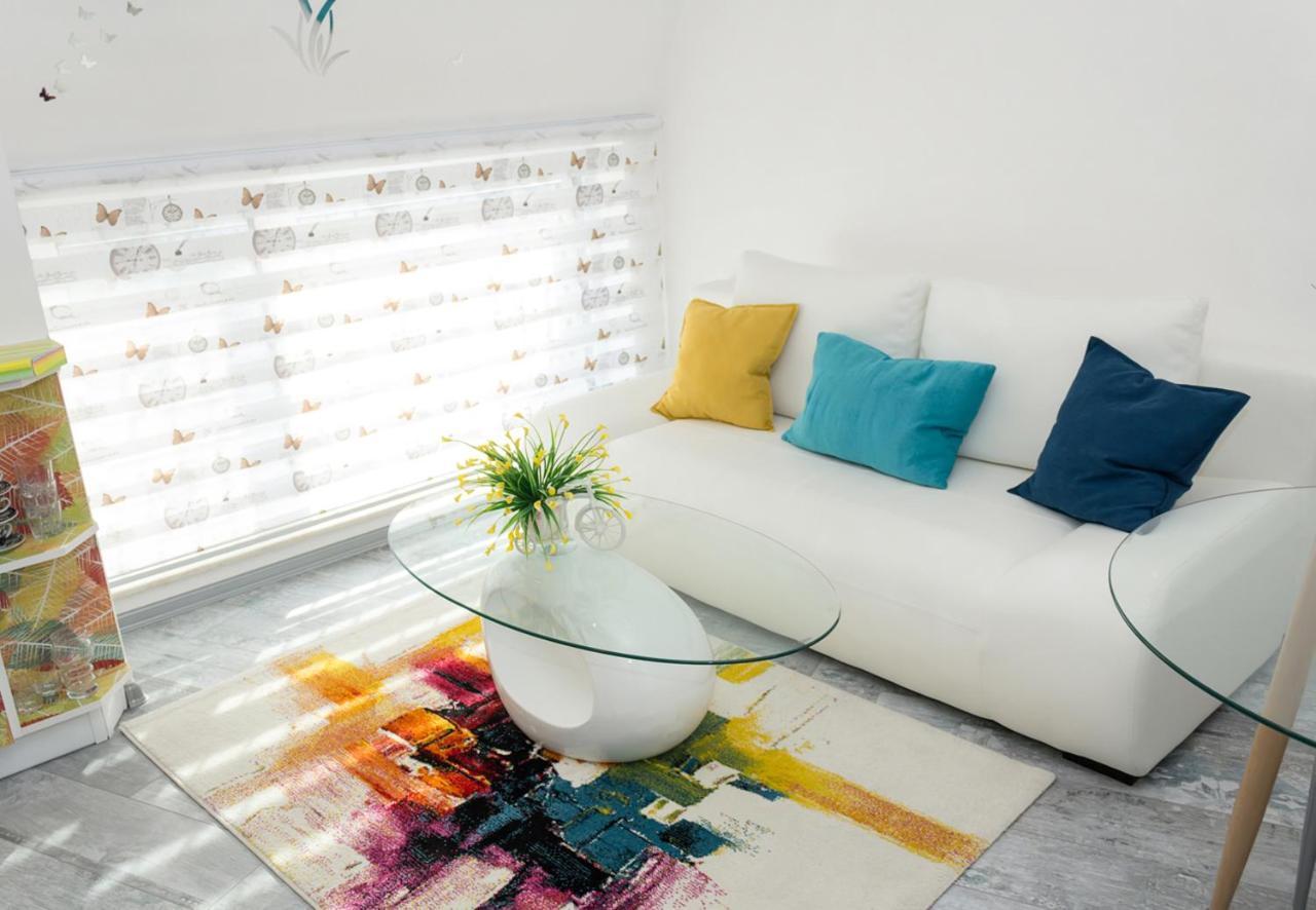 Acrylic & Pastel Apartments Varna Exterior photo
